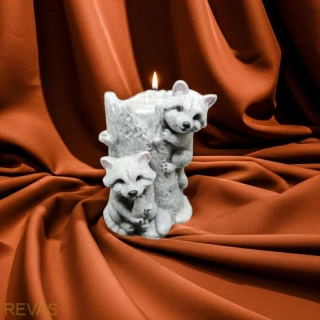 Svíčka Mýval a Mýval, výška 10 cm palmový vosk